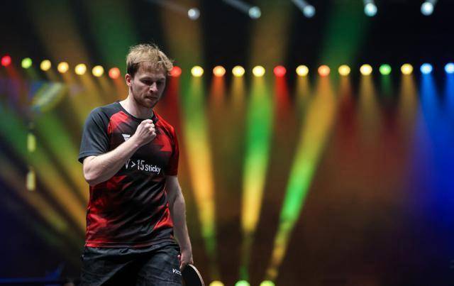 更加深了球 更加深了球