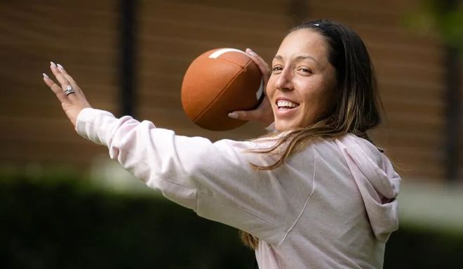 根据现代足 根据现代足