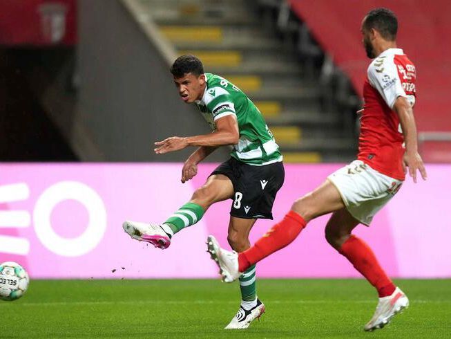 他們將球分 他們將球分