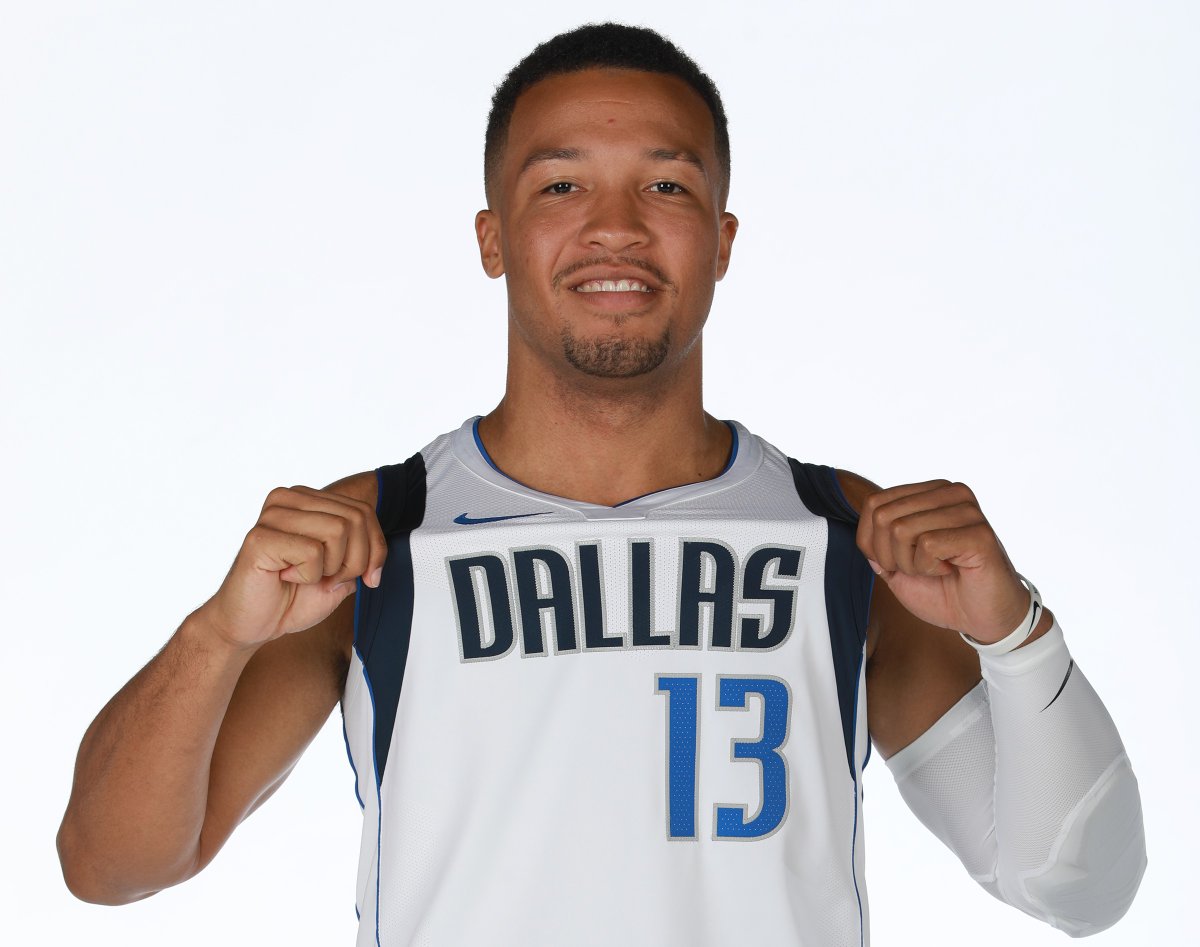 他以敏捷的 他以敏捷的