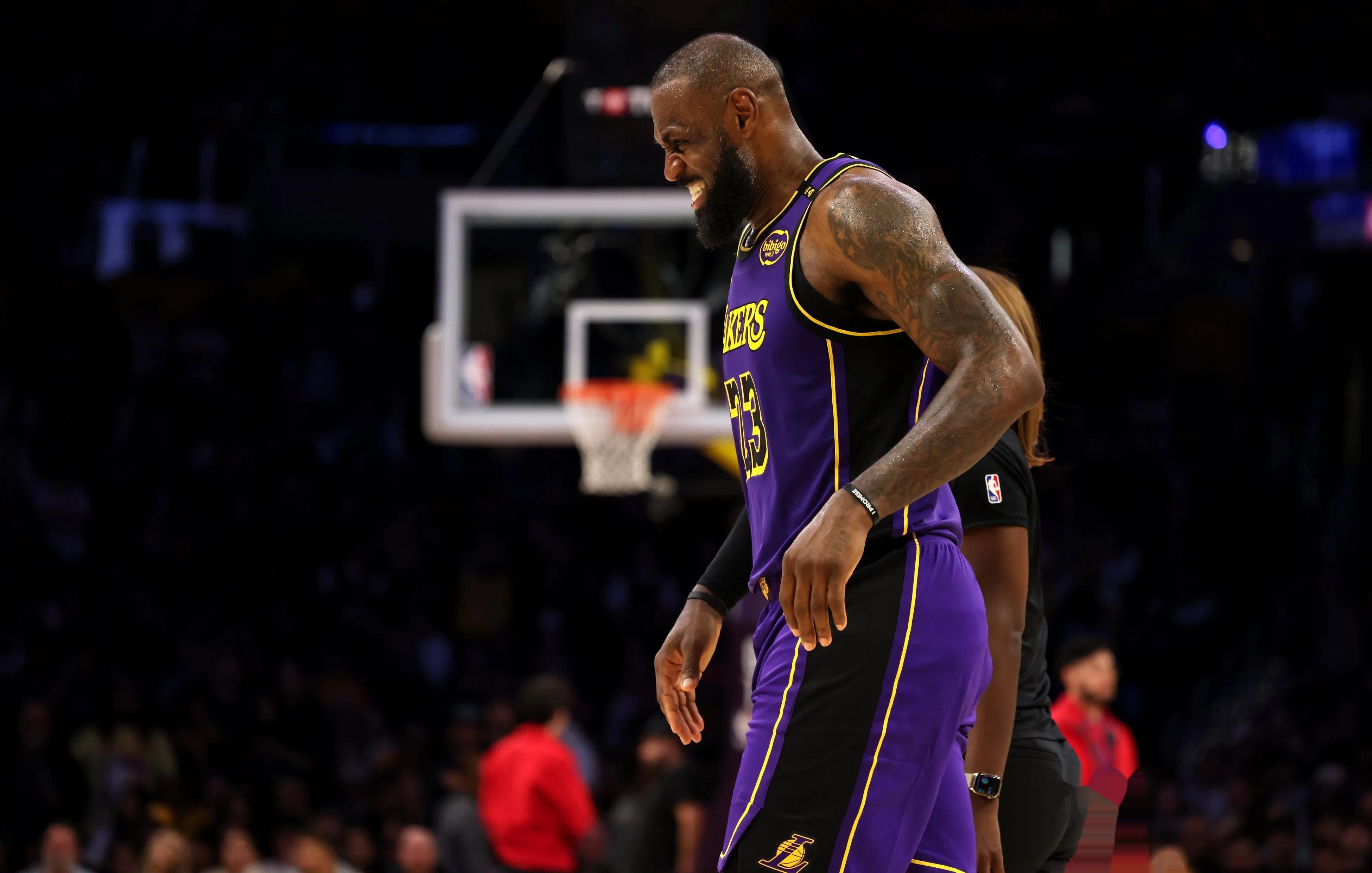 门将与后防 门将与后防