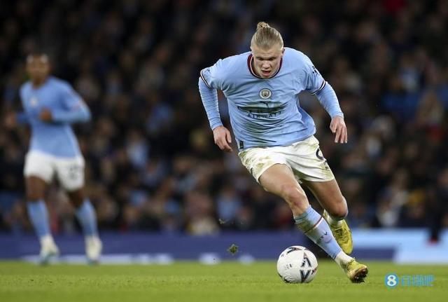 詹姆斯以肩 詹姆斯以肩